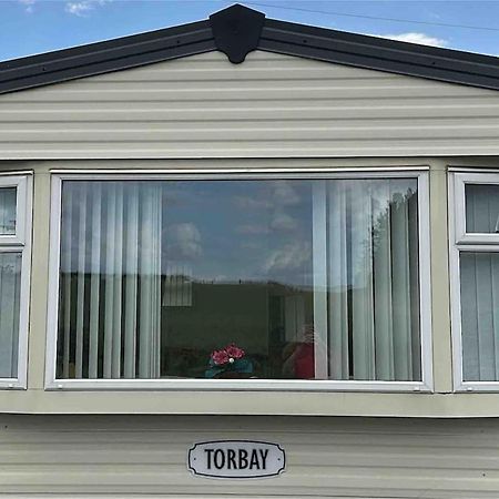 4-Bedroom Cosalt Caravan In Uddingston, Glasgow Exterior foto