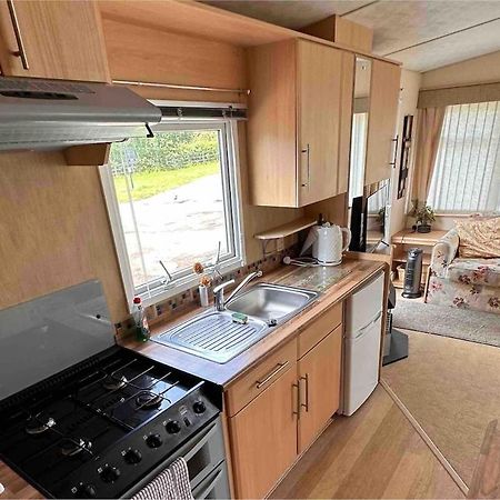4-Bedroom Cosalt Caravan In Uddingston, Glasgow Exterior foto